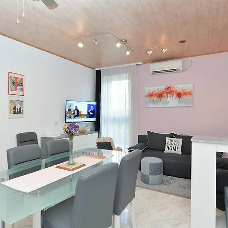 Apartment Fuer 4 Personen Ca 73 Qm In Fazana, Istrien Istrische Riviera