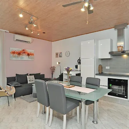 Fuer 4 Personen Ca 73 Qm In Fazana, Istrien Istrische Riviera Apartment Fazana